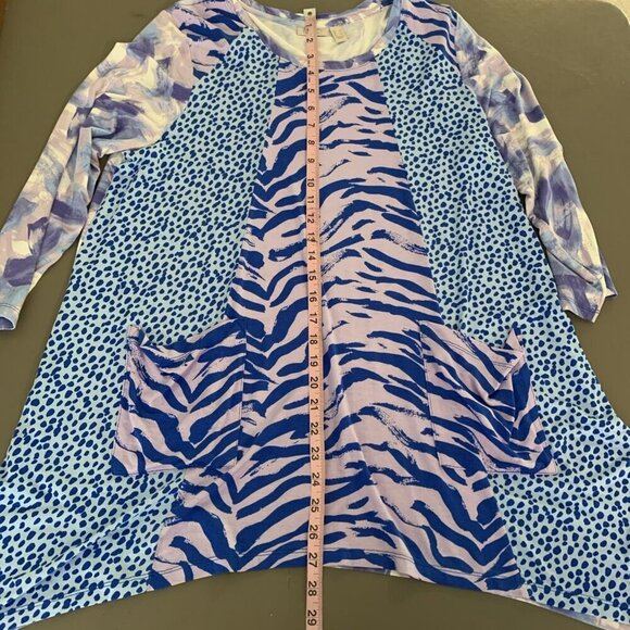 LOGO Lori Goldstein Womens L Tunic Top Sharkbite Hem Purple Animal Print Pockets - Picture 10 of 13